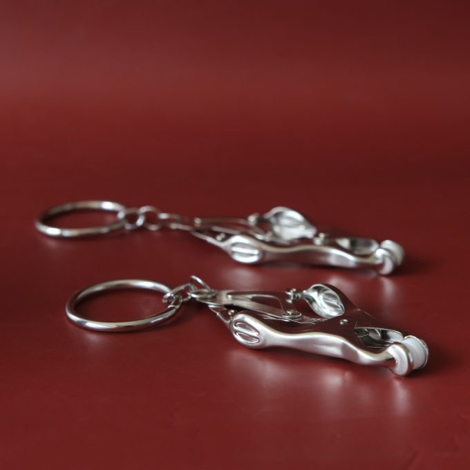 Hestia Clover Nipple Clamps with Metal Ring