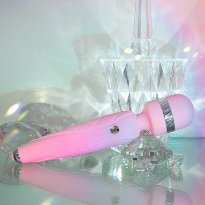 Pillow Talk Cheeky Wand Massager