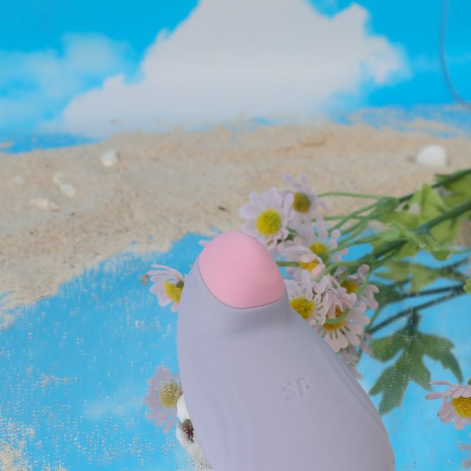 Satisfyer Tropical Tip (Lifestyle Photo 2)